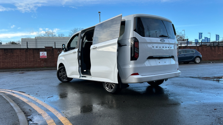 Ford Tourneo Custom 320 L1 Diesel Fwd 2.0 EcoBlue 136ps H1 Titanium 8 seater Auto